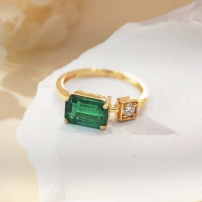 Kara Emerald Ring