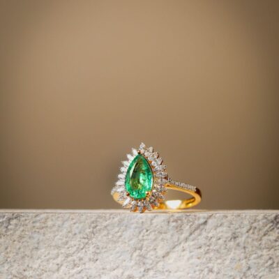 Mira Emerald Ring