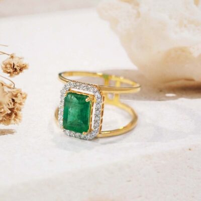 Esra Emerald Ring