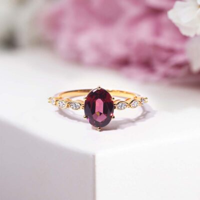 Kaya Garnet Ring