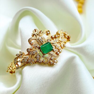 Maahru Emerald Bracelet